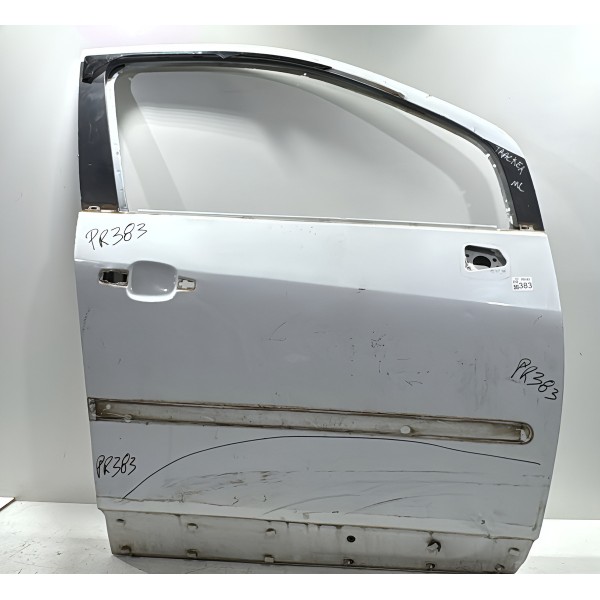 Porta Dianteira Direita Chevrolet Tracker 2015/2019 Detalhes Porta Dianteira Direita Chevrolet Tracker 2015/2019 Detalhes