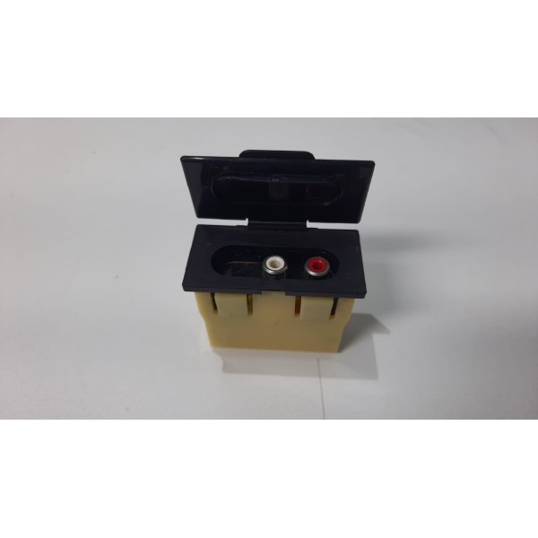 Conector Entrada Aux Console Mitsubishi Asx 2011 Á 2016