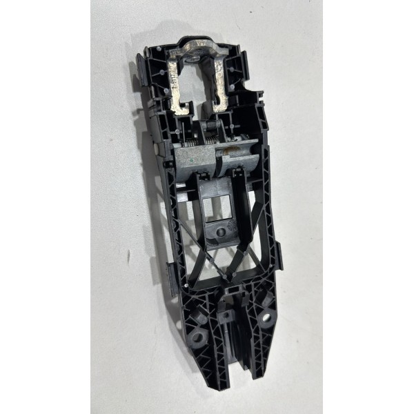 Suporte Maçaneta Externa Esquerda Vw Jetta Golf 2015 A 2021 Preto Dianteira/traseira Suporte Maçaneta Externa Esquerda Vw Jetta Golf 2015 A 2021 Preto Dianteira/traseira