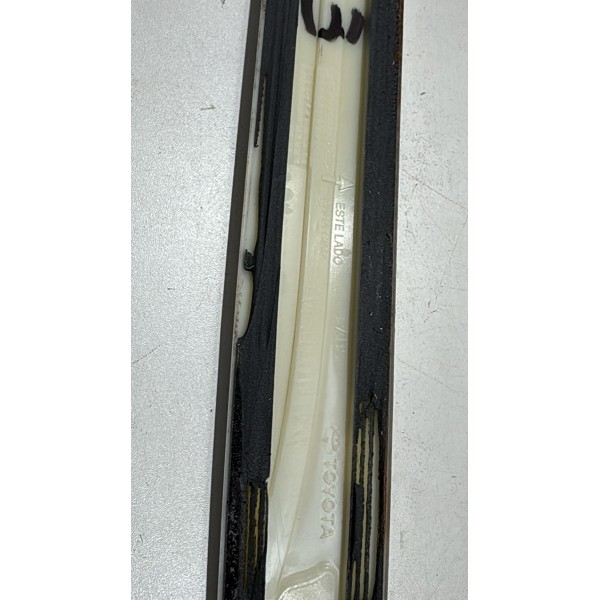 Friso Porta Traseira Direita Yaris 2018 Á 2024 Original Preto Friso Porta Traseira Direita Yaris 2018 Á 2024 Original Preto