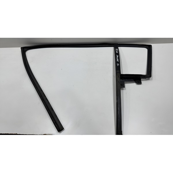 Canaleta  Borracha Vidro Porta Tras Esq Kia Sportage 11/16 Preto Canaleta  Borracha Vidro Porta Tras Esq Kia Sportage 11/16 Preto