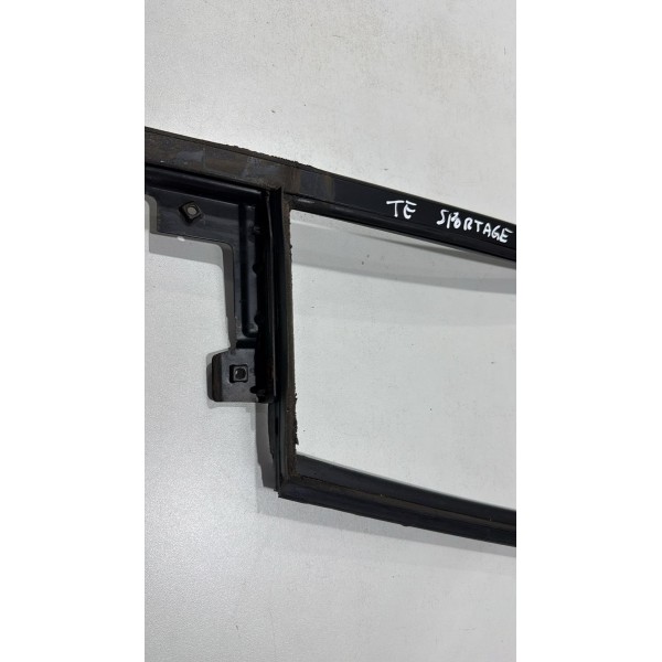 Canaleta  Borracha Vidro Porta Tras Esq Kia Sportage 11/16 Preto Canaleta  Borracha Vidro Porta Tras Esq Kia Sportage 11/16 Preto