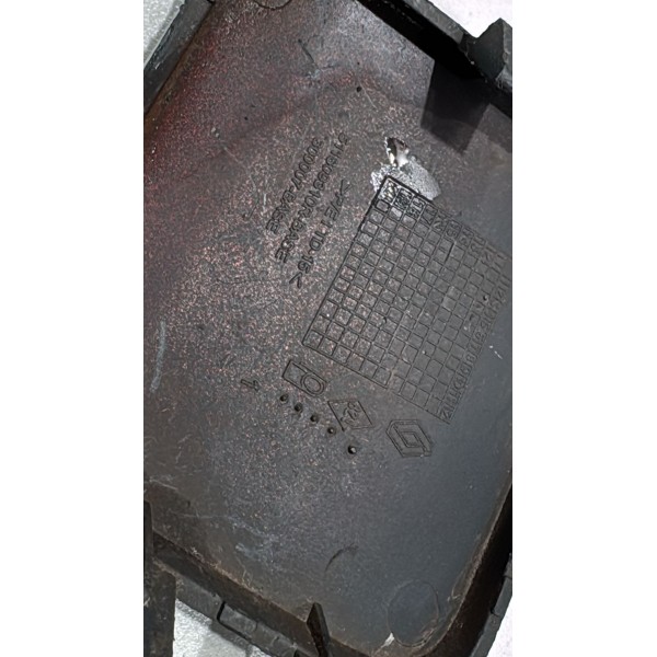 Tampa Reboque Dianteiro Renault Sandero 2009 2010 Á 2013 Tampa Reboque Dianteiro Renault Sandero 2009 2010 Á 2013