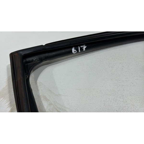 Borracha Canaleta Vidro Traseira Esquerda Yaris Sedan 2024 Preto Borracha Canaleta Vidro Traseira Esquerda Yaris Sedan 2024 Preto