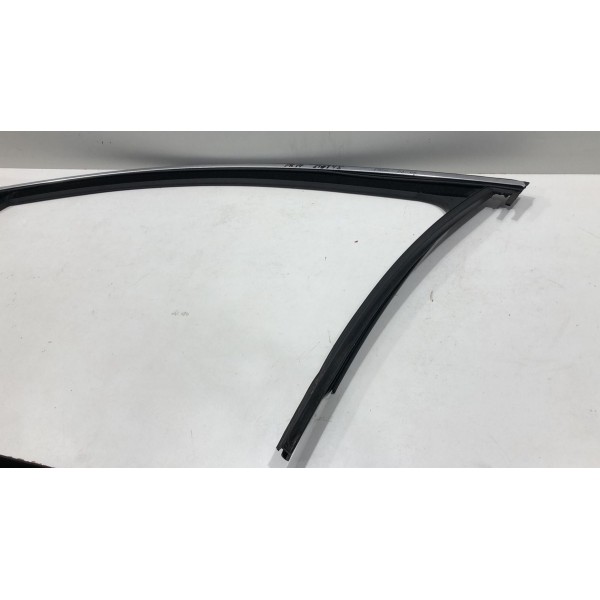 Canaleta Dianteira Esquerda Vidro Cromada Passat 2009 Á 2012