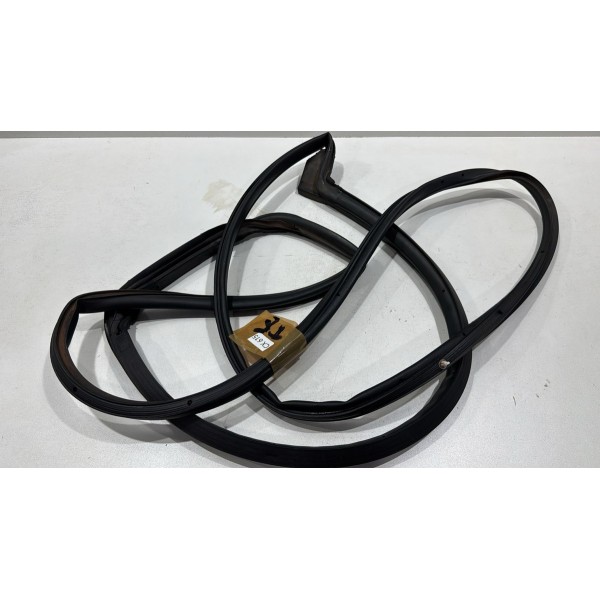 Borracha Guarnição Traseira Esquerda Toyota Yaris 18 A 2024 Borracha Guarnição Traseira Esquerda Toyota Yaris 18 A 2024