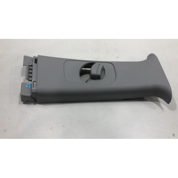 Acabamento Coluna Lado Direito Hyundai Ix35 2011/2016 Acabamento Coluna Lado Direito Hyundai Ix35 2011/2016