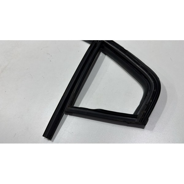 Canaleta Borracha Vidro Porta Traseira Esquerda 2013/2019 Canaleta Borracha Vidro Porta Traseira Esquerda 2013/2019