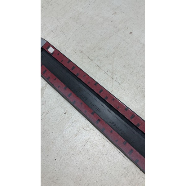 Friso  Porta Dianteira Direita Cobalt 2012 Á 2016 94732051 Friso  Porta Dianteira Direita Cobalt 2012 Á 2016 94732051