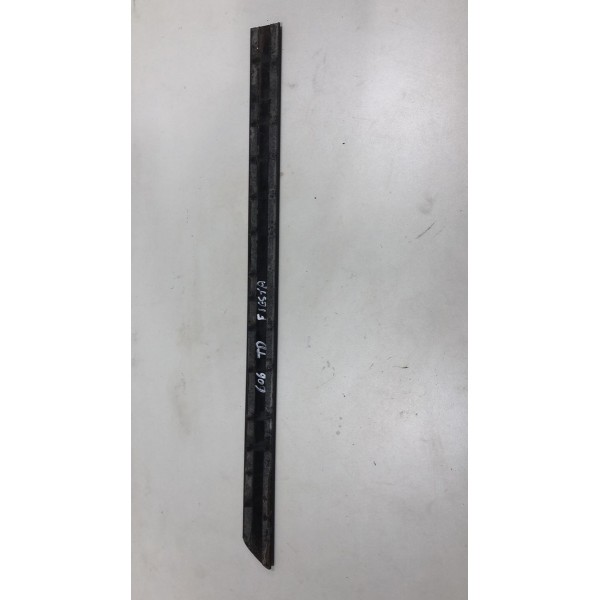 Friso Porta Traseira Direita Ford Fiesta 2004 2006 2008 2010 Preto Friso Porta Traseira Direita Ford Fiesta 2004 2006 2008 2010 Preto