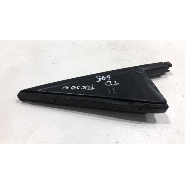 Moldura Vidro Traseiro Direito Tucson Gls 2.0 2009 2010 2011 Moldura Vidro Traseiro Direito Tucson Gls 2.0 2009 2010 2011