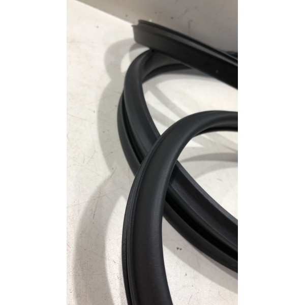 Borracha Guarnição Porta Tras Esquerda Corolla Hybrid 2024 Borracha Guarnição Porta Tras Esquerda Corolla Hybrid 2024