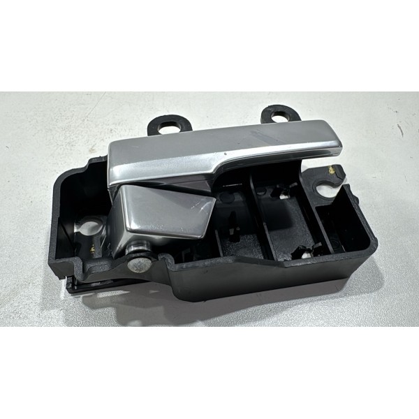 Maçaneta Interna Direita Cromada Focus 2009 / 2013 Cromado Dianteira/traseira Maçaneta Interna Direita Cromada Focus 2009 / 2013 Cromado Dianteira/traseira