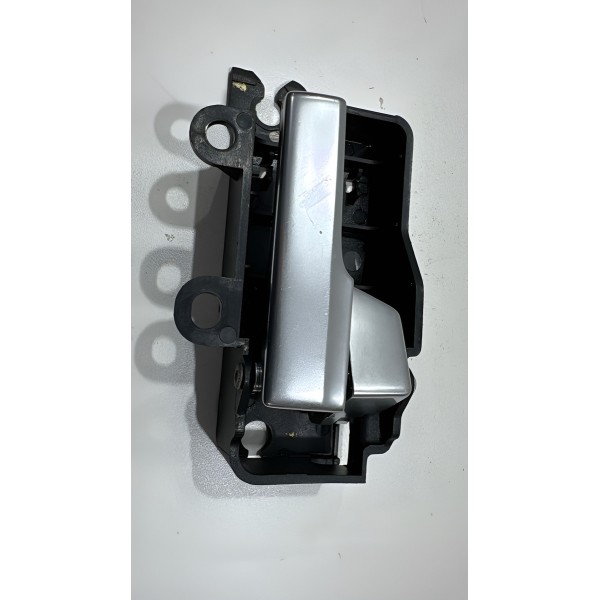 Maçaneta Interna Direita Cromada Focus 2009 / 2013 Cromado Dianteira/traseira Maçaneta Interna Direita Cromada Focus 2009 / 2013 Cromado Dianteira/traseira