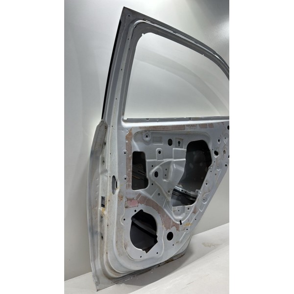 Porta Traseira Direita Onix Prisma 2013 A 2019 Detalhe Branca Porta Traseira Direita Onix Prisma 2013 A 2019 Detalhe Branca
