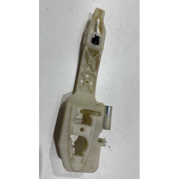 Base Maçaneta Traseira Esquerda Hyundai Hb20 2013 A 2019 Branco Base Maçaneta Traseira Esquerda Hyundai Hb20 2013 A 2019 Branco