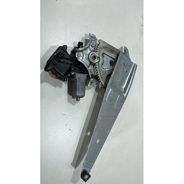 Máquina De Vidro Toyota Yaris Elétrica Traseira Esq. 2022 Máquina De Vidro Toyota Yaris Elétrica Traseira Esq. 2022