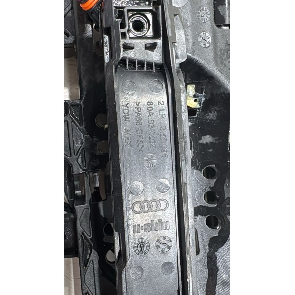 Suporte Maçaneta Dianteiro Esquerdo Audi A5 2.0 2019 Led Dianteira/traseira Suporte Maçaneta Dianteiro Esquerdo Audi A5 2.0 2019 Led Dianteira/traseira