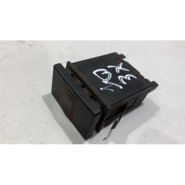 Botão Pisca Alerta Vw Santana 1998 Á 2006 Preto Botão Pisca Alerta Vw Santana 1998 Á 2006 Preto