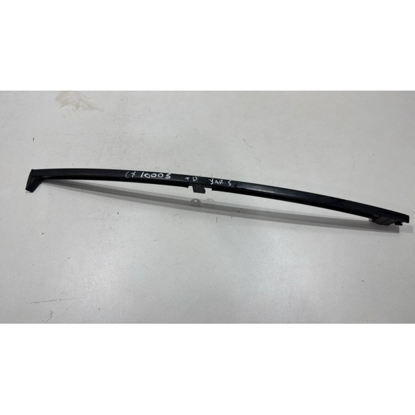 Guia Vidro Porta Traseira Direita Yaris 2022 Á 2023 Guia Vidro Porta Traseira Direita Yaris 2022 Á 2023