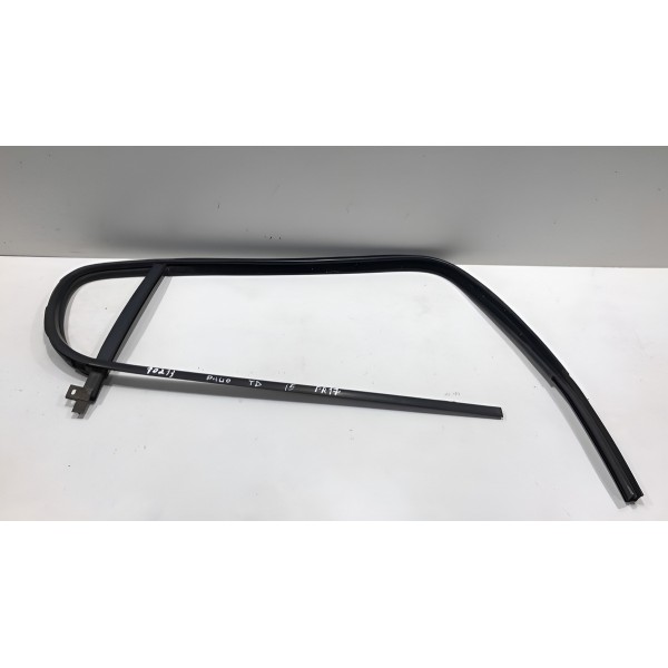 Pestana Borracha Vidro Trase Direita Palio Attractive 13/18 Preto