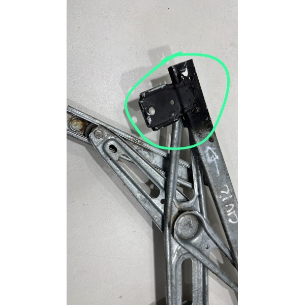 Maquina Vidro Porta Dianteira Direita Civic 12/16 (detalhe) Maquina Vidro Porta Dianteira Direita Civic 12/16 (detalhe)