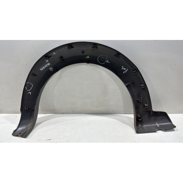 Moldura Do Paralama Dianteiro Direito Fiat Strada 2013/2020 Moldura Do Paralama Dianteiro Direito Fiat Strada 2013/2020