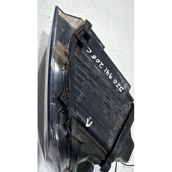 Farol Milha Cross-fox 2015 Á 2018 Esquerdo Avaria Farol Milha Cross-fox 2015 Á 2018 Esquerdo Avaria