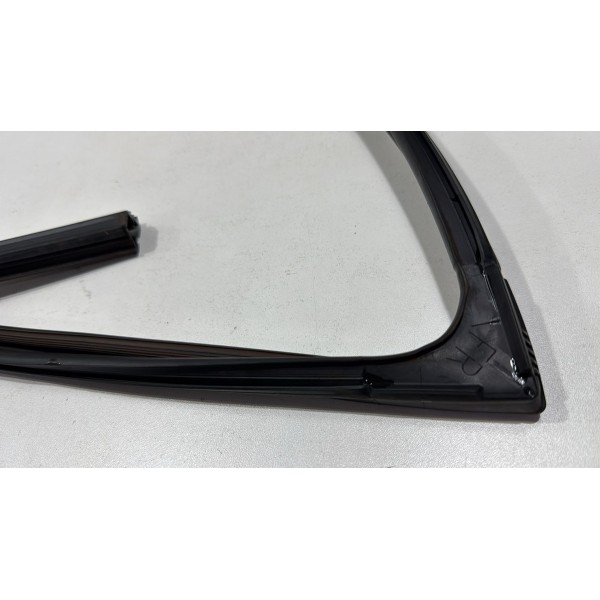 Canaleta Vidro Porta Dianteira Direita Toyota Yaris 2024 Canaleta Vidro Porta Dianteira Direita Toyota Yaris 2024