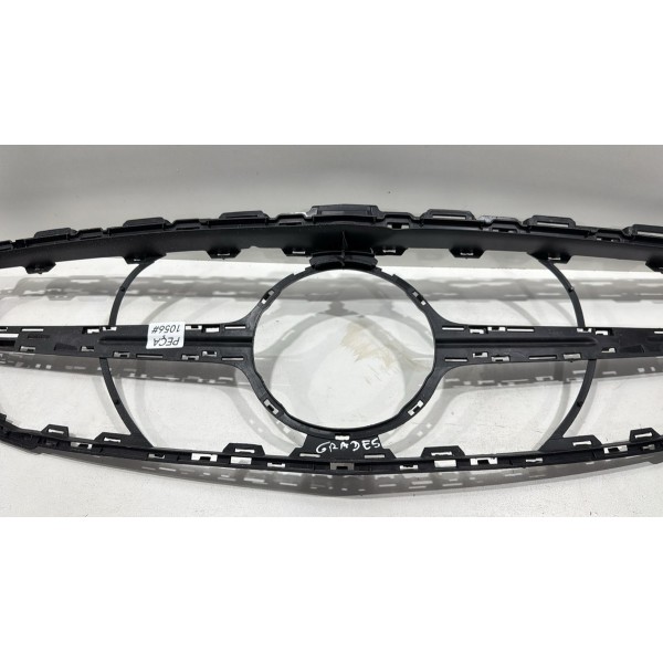 Moldura Base Grade Mercedes C180 C200 C250 2015 2016 2018 Preto Preto Moldura Base Grade Mercedes C180 C200 C250 2015 2016 2018 Preto Preto