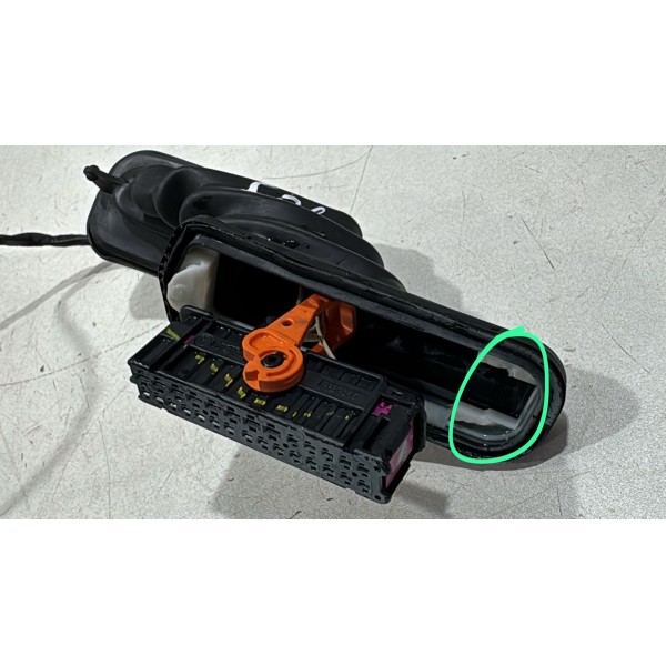 Chicote Porta Traseira Direit Amarok 2h7971694j Vidro Manual Chicote Porta Traseira Direit Amarok 2h7971694j Vidro Manual