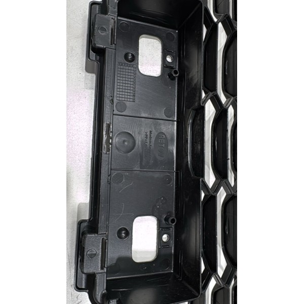 Grade Inferior Central Toyota Hilux 2018 / 2019 Preto Fosco Grade Inferior Central Toyota Hilux 2018 / 2019 Preto Fosco