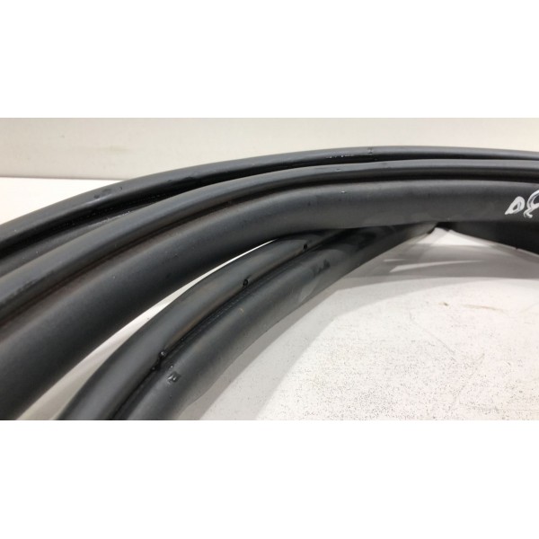 Borracha Porta Dianteira Direita Yaris Xls 2019 A 2024 Borracha Porta Dianteira Direita Yaris Xls 2019 A 2024