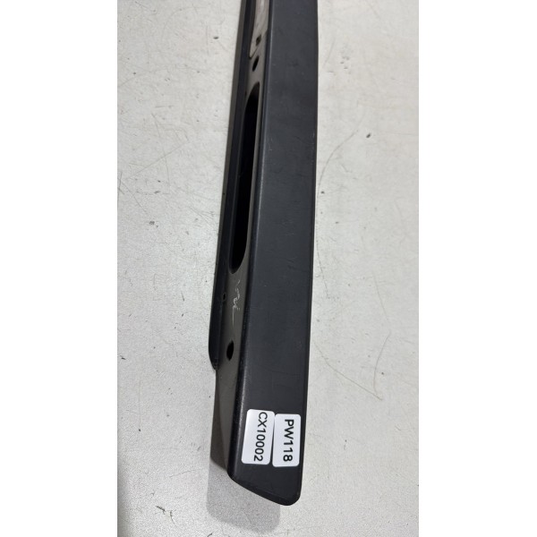 Friso Traseira Porta Malas Ford Fiesta Hatch 2002 2012 . Cinza Friso Traseira Porta Malas Ford Fiesta Hatch 2002 2012 . Cinza