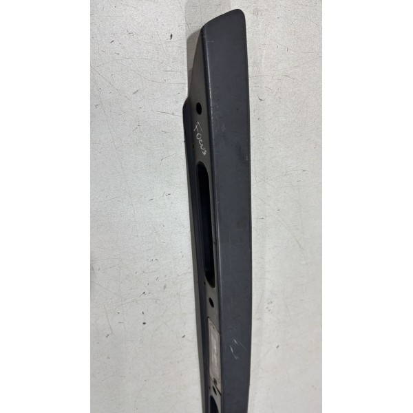 Friso Traseira Porta Malas Ford Fiesta Hatch 2002 2012 . Cinza Friso Traseira Porta Malas Ford Fiesta Hatch 2002 2012 . Cinza