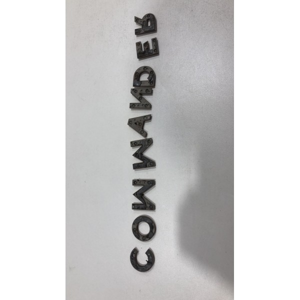 Emblema Lateral Porta Jeep Commander 1.3 2021 22 23 2024 Preto Emblema Lateral Porta Jeep Commander 1.3 2021 22 23 2024 Preto