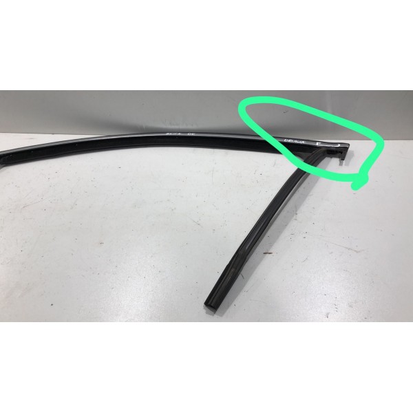 Borracha Guia Canaleta Porta Dianteira Esquerda Jetta 6 Á 10 Cromado