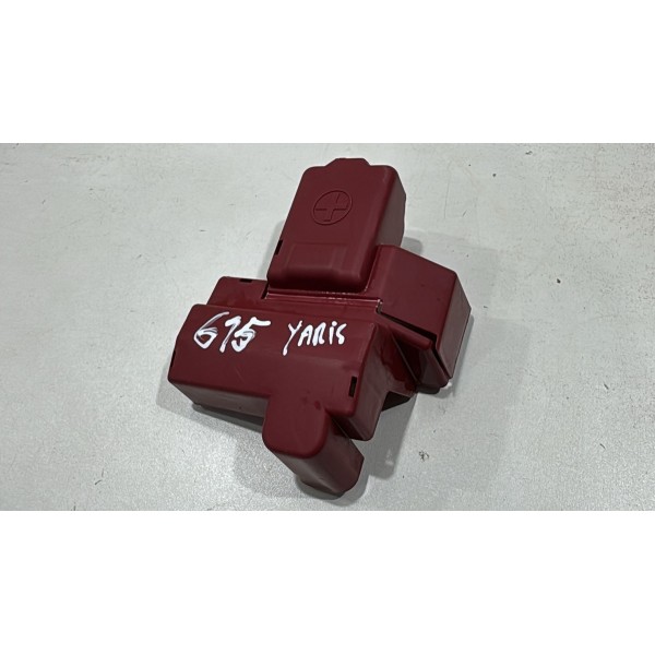 Tampa Polo Positivo Bateria Toyota Yaris 2020 82621-52160 Tampa Polo Positivo Bateria Toyota Yaris 2020 82621-52160