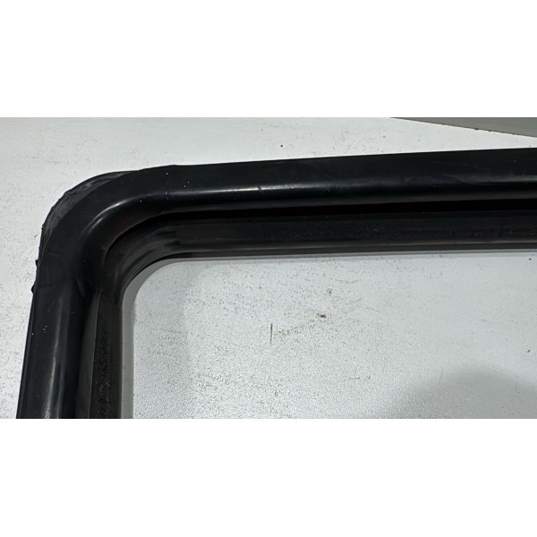 Canaleta De Vidro Dianteira Direita Hyundai Santa Fé 07 A 10 Canaleta De Vidro Dianteira Direita Hyundai Santa Fé 07 A 10