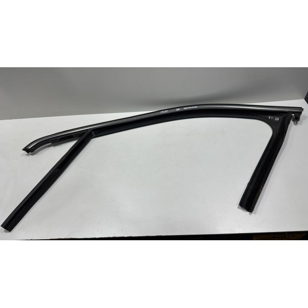 Canaleta Vidro Dianteiro Esquerda Cromada Commander