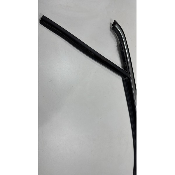 Canaleta Vidro Dianteiro Esquerda Cromada Commander Canaleta Vidro Dianteiro Esquerda Cromada Commander