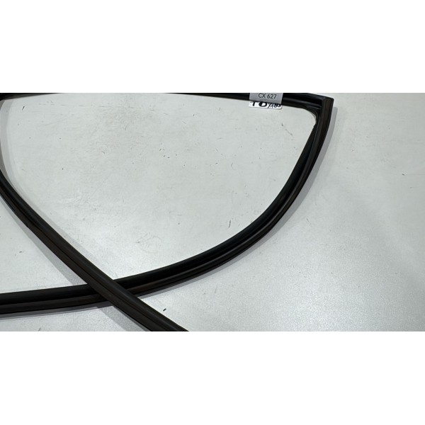 Canaleta Borracha Vidro Traseiro Direito Toyota Yaris 2025 Canaleta Borracha Vidro Traseiro Direito Toyota Yaris 2025