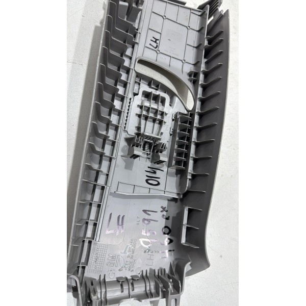 Acabamento Coluna Lado Esquerdo Chevrolet Sonic 95910146