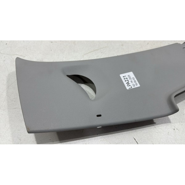 Acabamento Coluna Traseira Esquerda Amarok 2018 2023