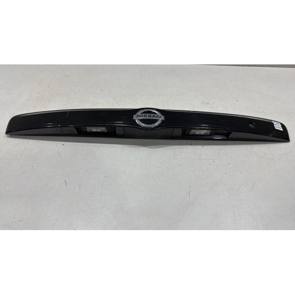 Régua Tampa Traseira Nissan Versa 2012 À 2019 848103kc1a