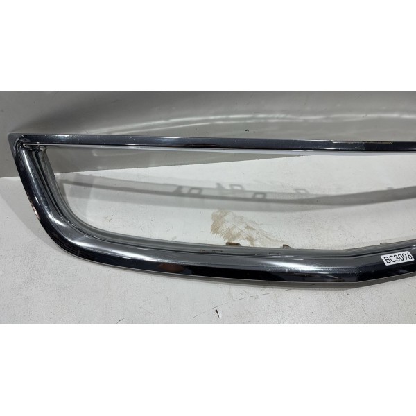 Moldura Inferior Grade Radiador  S10 2012 A 2016 Detalhe Cromado 1