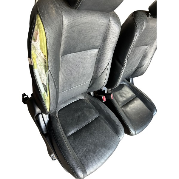 Jogo Bancos De Couro Mitsubishi Outlander 2016 À 2020 Preto