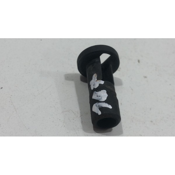 Clip Fixação Radiador Audi A4 A6 8d0199343c