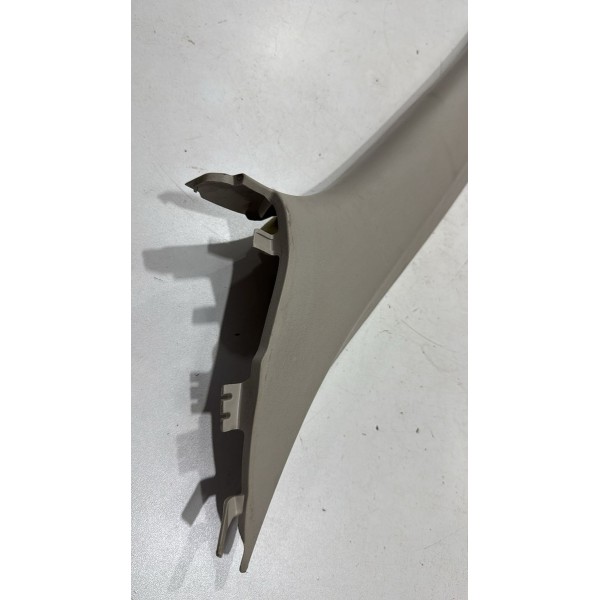 Acabamento Coluna Esquerda Para-brisa Outlander 2016/2018 Bege