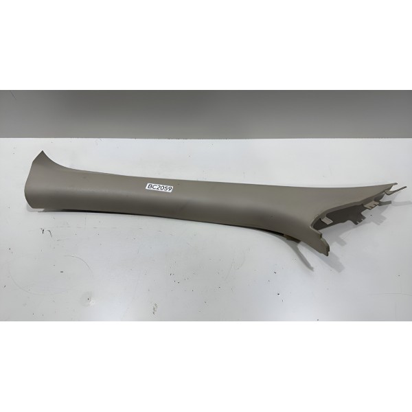 Acabamento Coluna Esquerda Para-brisa Outlander 2016/2018 Bege